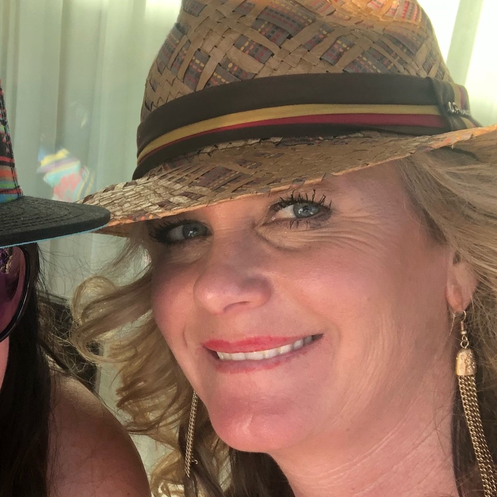 Meet your Posher, Julie